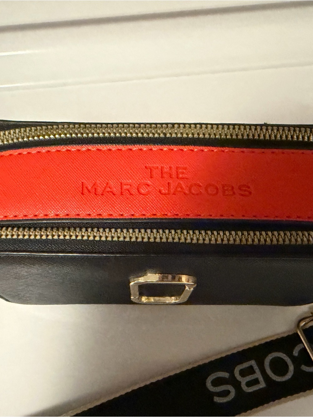 Marc Jacobs Black orange cream SNAPSHOT Crossbody Camera Bag PURSE CROSSBODY - Picture 2 of 7